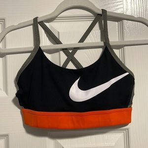 Nike Icon Clash Sports Bra